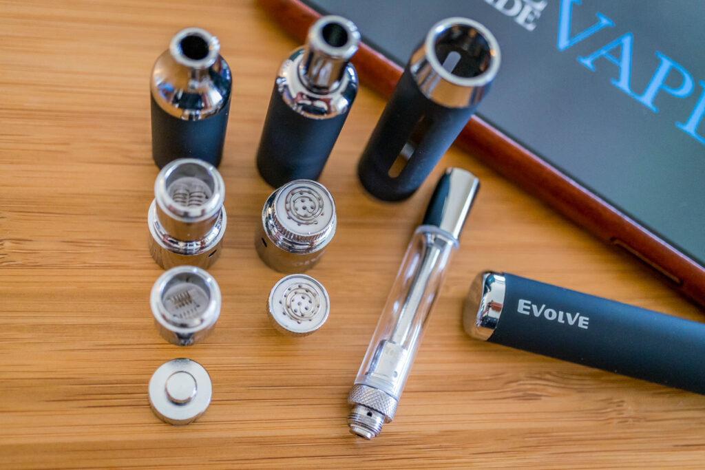 Yocan Evolve 3 in 1 Review vapor quality: device displayed with separate parts