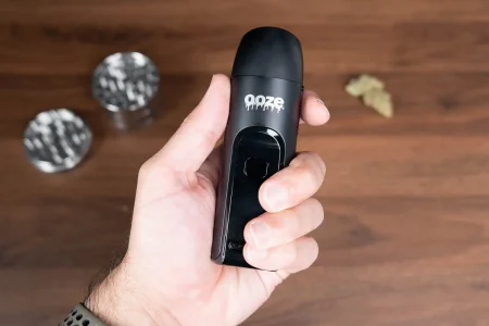 Ooze-Verge-Dry-Herb-Vaporizer-Review-Size